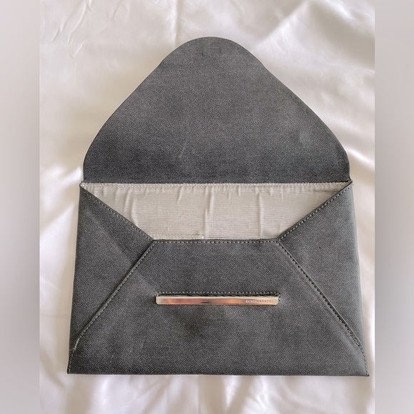 BCBG clutch - Picture 6 of 8